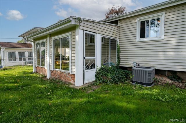 12 Rocklea Drive, Gates, NY 14624