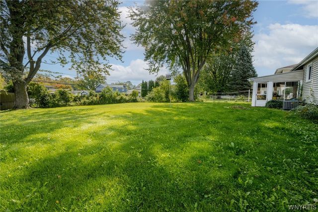 12 Rocklea Drive, Gates, NY 14624