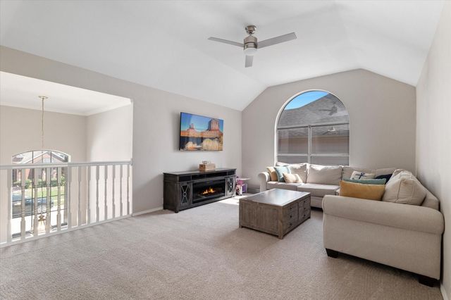 1318 Pinehurst Drive, Lewisville, TX 75077