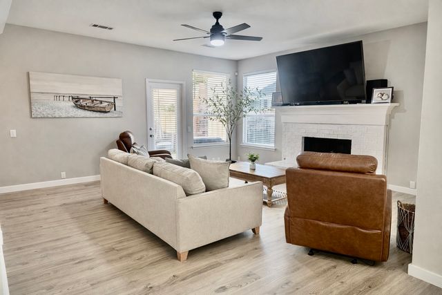 1318 Pinehurst Drive, Lewisville, TX 75077