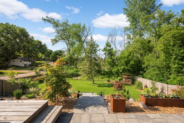 1170 Evergreen Lane N, Plymouth, MN 55441