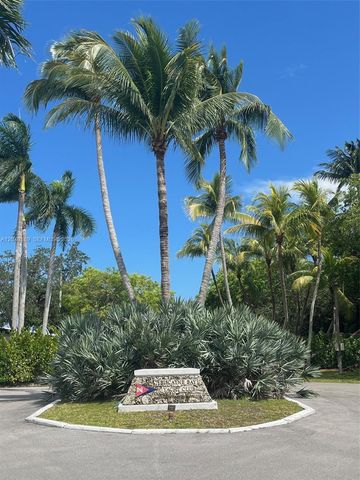2539 S Bayshore Dr 320A, Miami, FL 33133