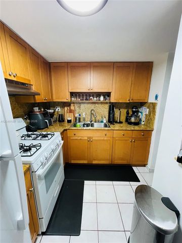 2539 S Bayshore Dr 320A, Miami, FL 33133