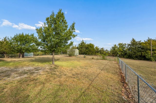273 Greenview Lane, Van Alstyne, TX 75495