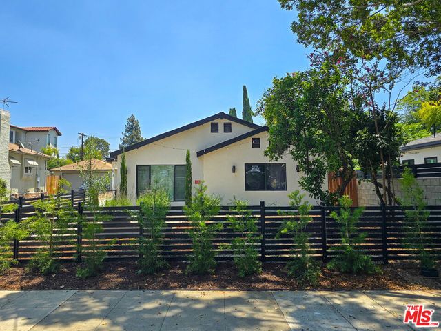 94 S Vinedo Avenue, Pasadena, CA 91107
