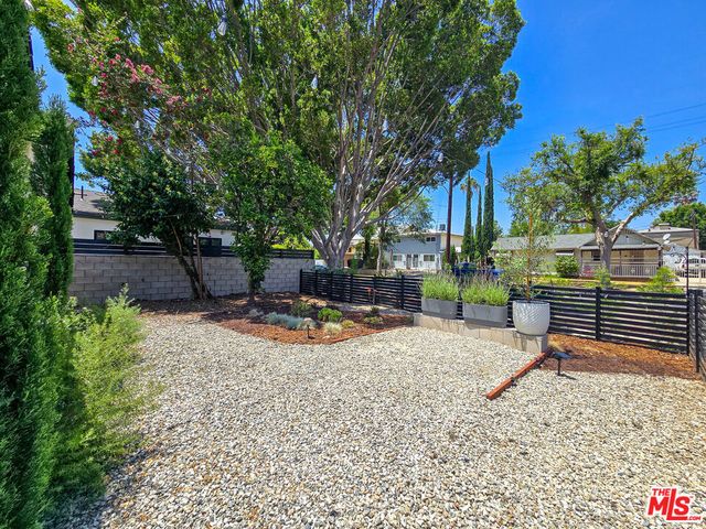 94 S Vinedo Avenue, Pasadena, CA 91107