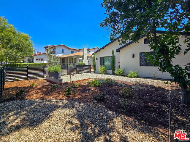 94 S Vinedo Avenue, Pasadena, CA 91107