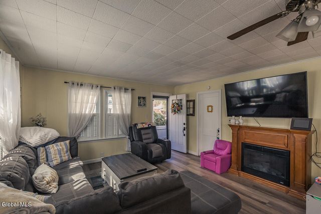 38 1st Avenue, Broadalbin, NY 12025
