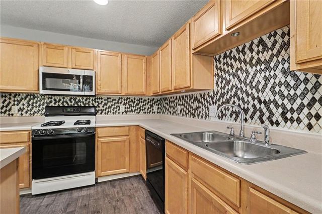 5790 Sable Glen Road, Atlanta, GA 30349