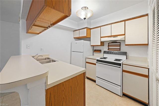 644 Waters DR, Virginia Beach, VA 23462