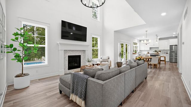 18 Blue Grass Way, Chesterton, IN 46304