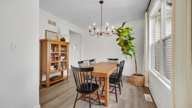 18 Blue Grass Way, Chesterton, IN 46304