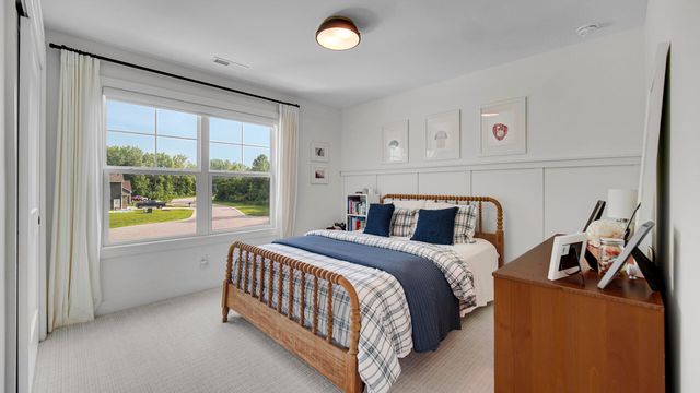 18 Blue Grass Way, Chesterton, IN 46304