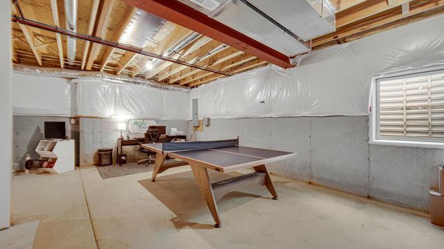 18 Blue Grass Way, Chesterton, IN 46304