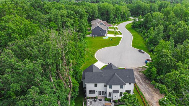 18 Blue Grass Way, Chesterton, IN 46304