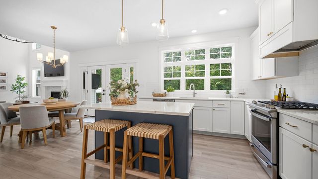 18 Blue Grass Way, Chesterton, IN 46304
