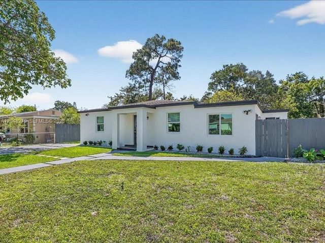 1010 NE 138th St, North Miami, FL 33161