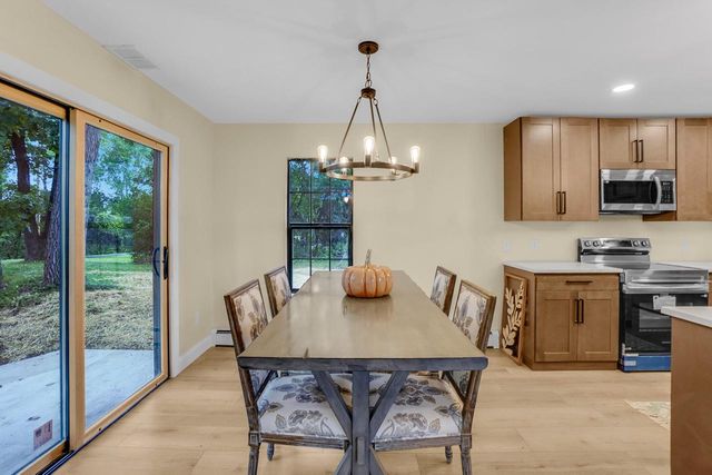 W339S2750 County Road C, Oconomowoc, WI 53066