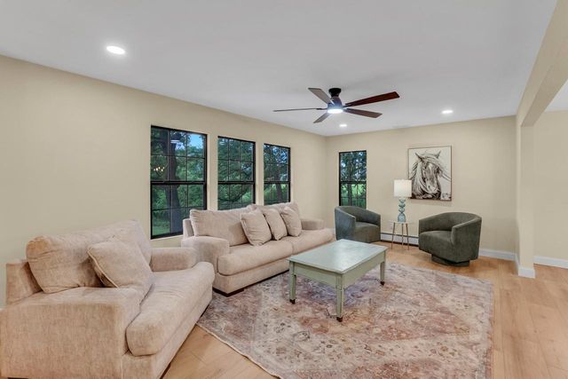 W339S2750 County Road C, Oconomowoc, WI 53066