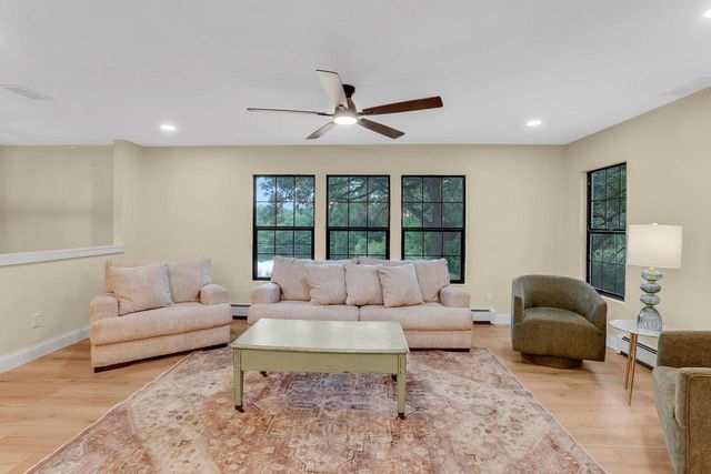 W339S2750 County Road C, Oconomowoc, WI 53066