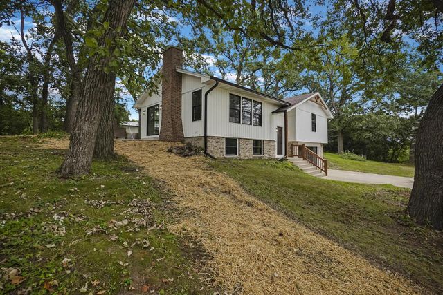 W339S2750 County Road C, Oconomowoc, WI 53066