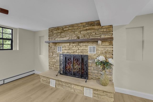 W339S2750 County Road C, Oconomowoc, WI 53066