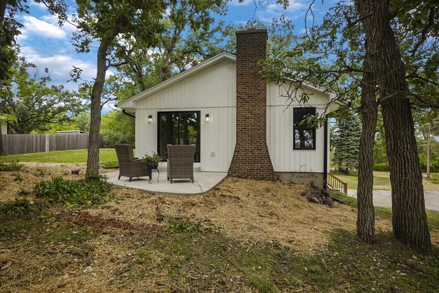W339S2750 County Road C, Oconomowoc, WI 53066