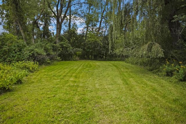 W339S2750 County Road C, Oconomowoc, WI 53066