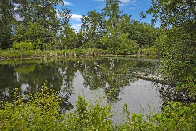 W339S2750 County Road C, Oconomowoc, WI 53066