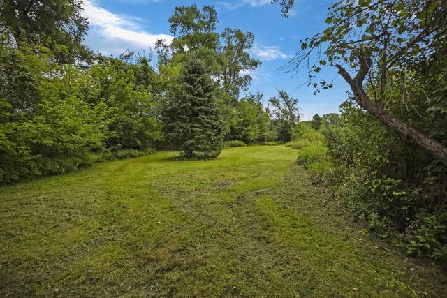 W339S2750 County Road C, Oconomowoc, WI 53066