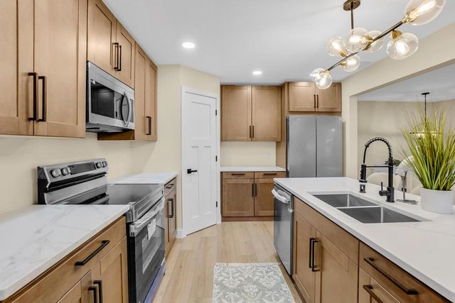 W339S2750 County Road C, Oconomowoc, WI 53066