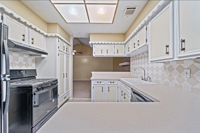 4822 Lost Oak Drive, Spring, TX 77388