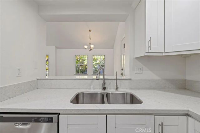 24143 Del Monte 284, Valencia, CA 91355