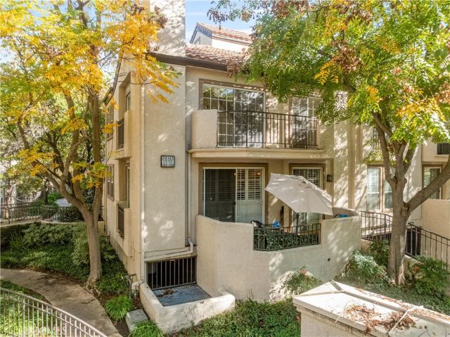 24143 Del Monte 284, Valencia, CA 91355