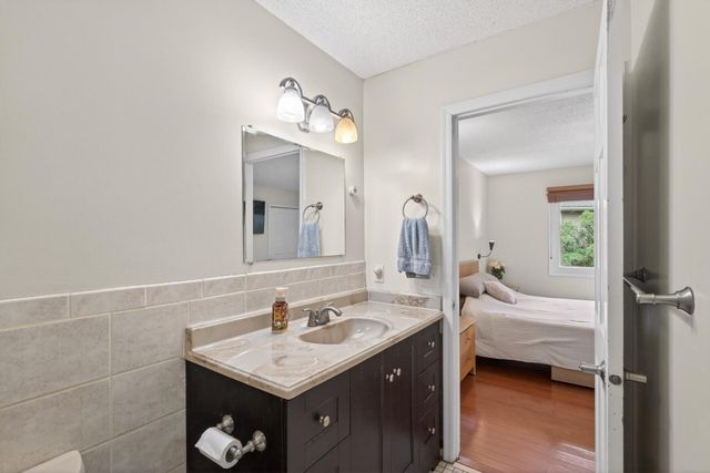 8522 Darnel Road, Eden Prairie, MN 55347