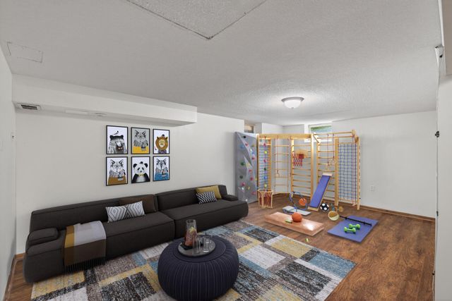 8522 Darnel Road, Eden Prairie, MN 55347