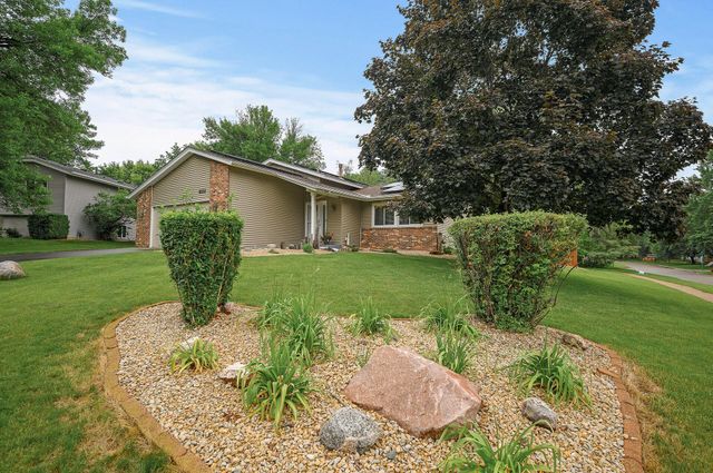 8522 Darnel Road, Eden Prairie, MN 55347