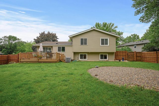8522 Darnel Road, Eden Prairie, MN 55347