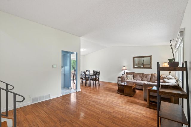 8522 Darnel Road, Eden Prairie, MN 55347