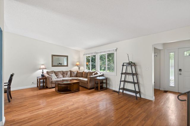 8522 Darnel Road, Eden Prairie, MN 55347