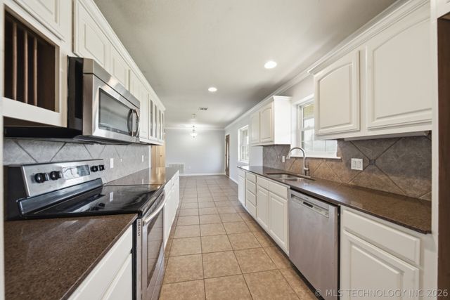 17608 N 161st East Avenue, Oologah, OK 74053