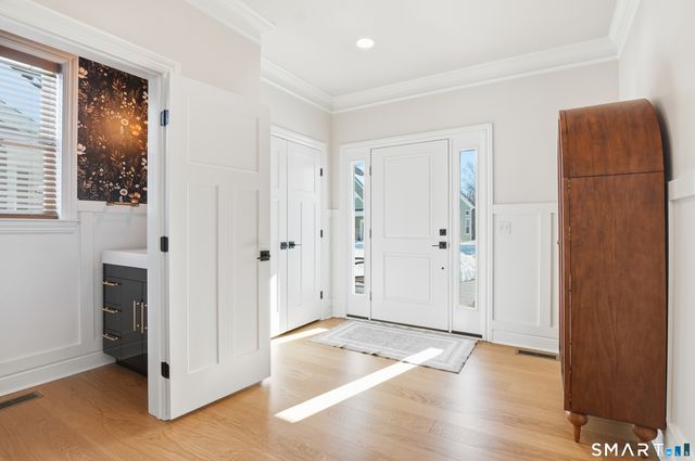 46 Soderman Way 46, Cheshire, CT 06410