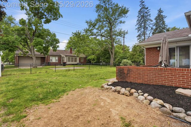 18405 Westland Avenue, Southfield, MI 48075