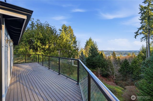 5175 NW El Camino Boulevard, Bremerton, WA 98312