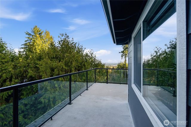 5175 NW El Camino Boulevard, Bremerton, WA 98312