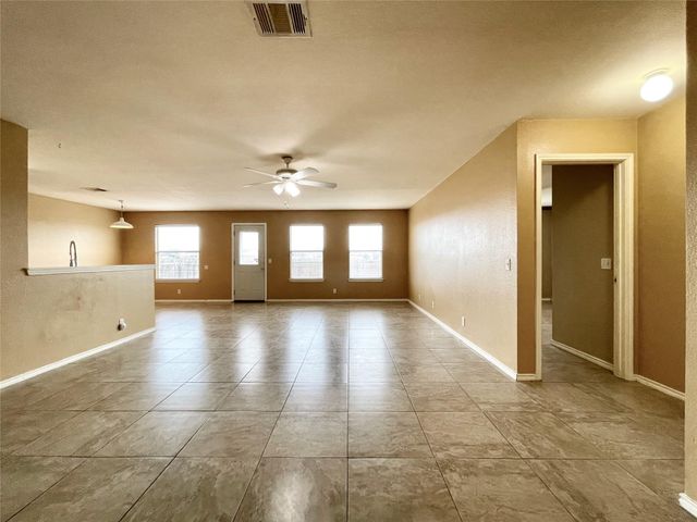 318 Mitchell DR, Hutto, TX 78634
