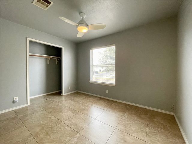 318 Mitchell DR, Hutto, TX 78634