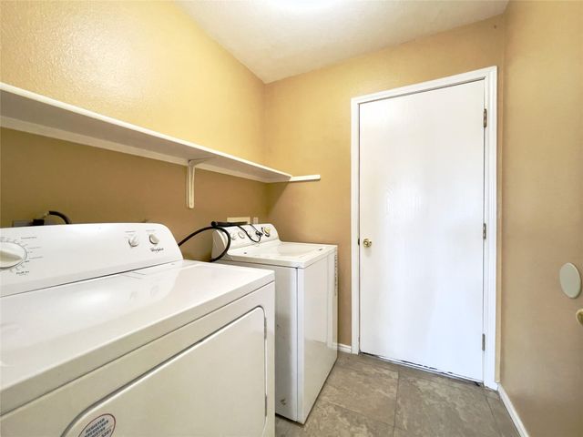 318 Mitchell DR, Hutto, TX 78634