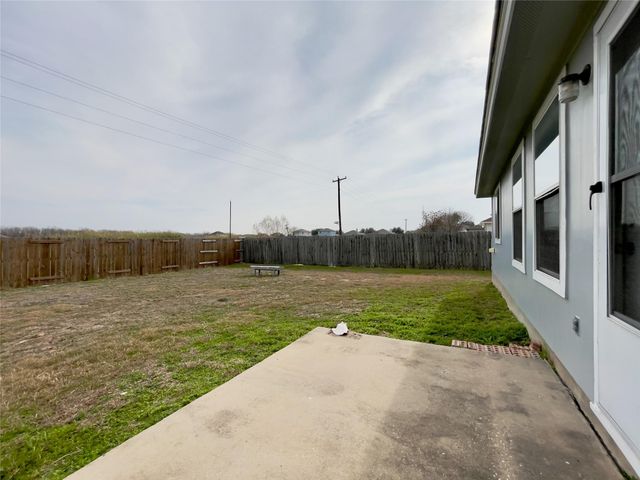 318 Mitchell DR, Hutto, TX 78634