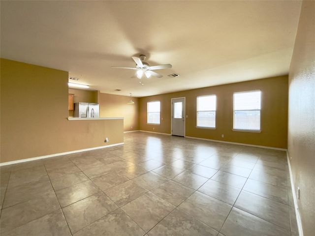 318 Mitchell DR, Hutto, TX 78634